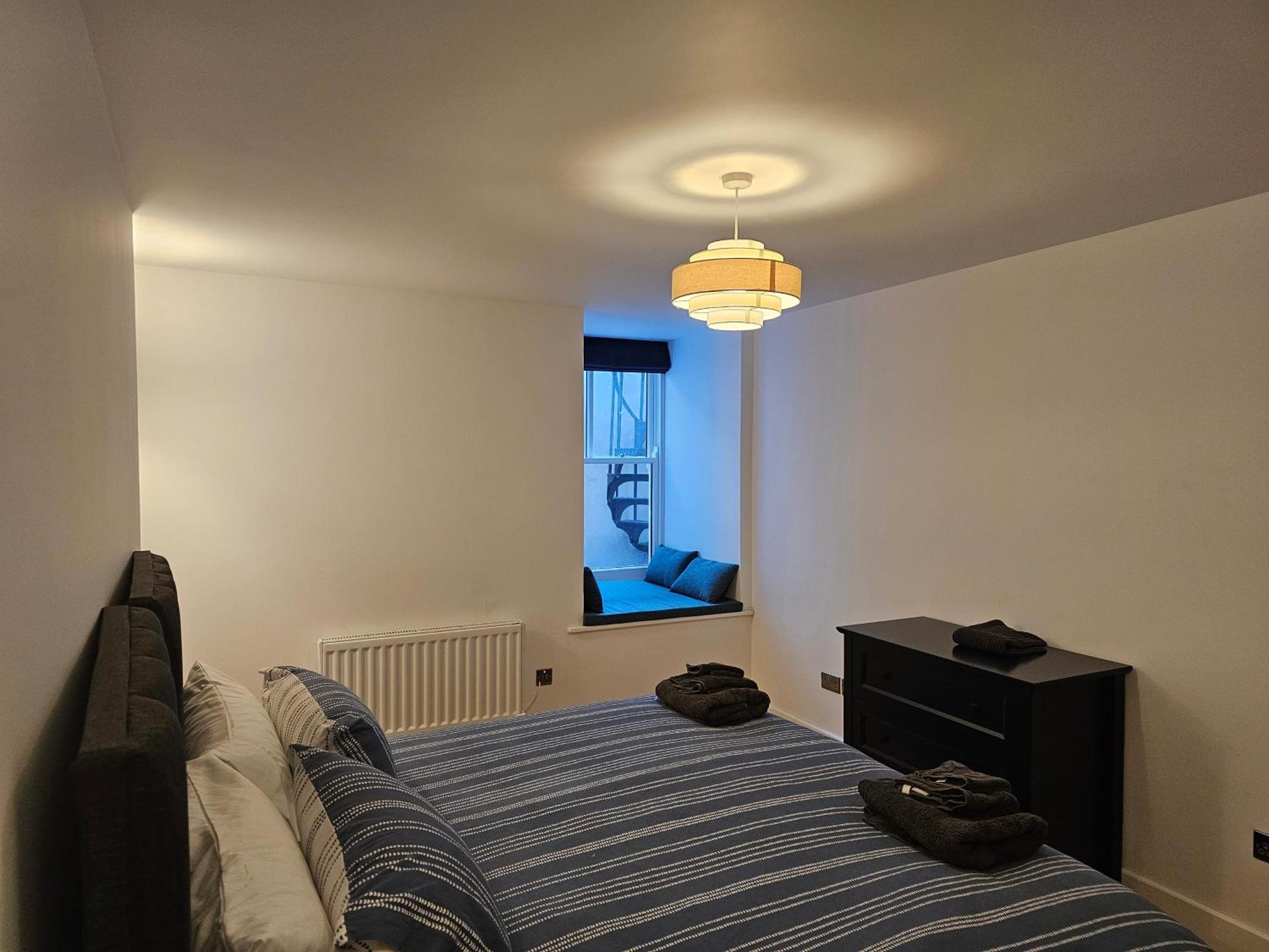 Spacious Modern 2-Bed Parking & Wi-Fi & 65"Oled Bristol Exterior photo