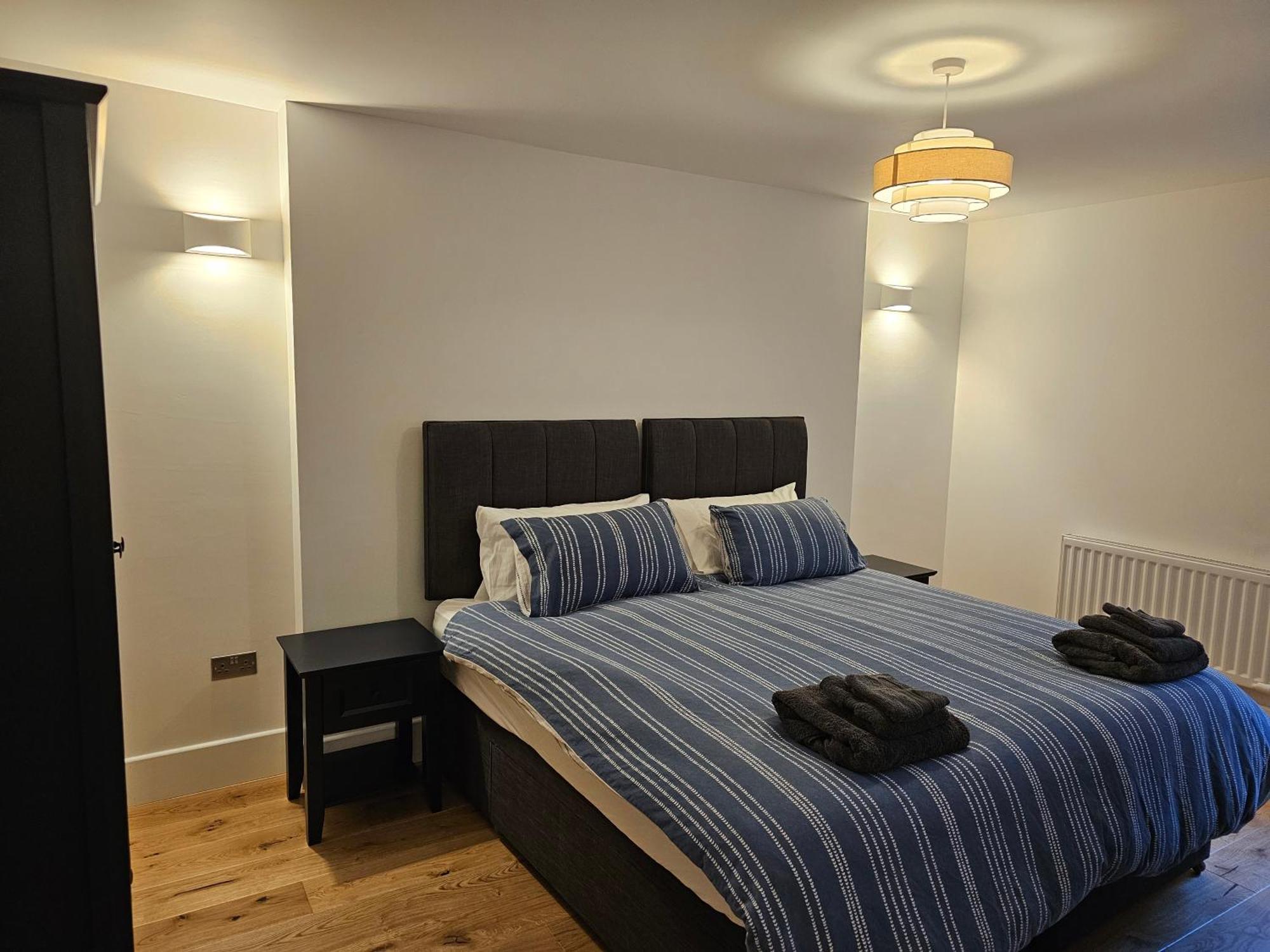 Spacious Modern 2-Bed Parking & Wi-Fi & 65"Oled Bristol Exterior photo